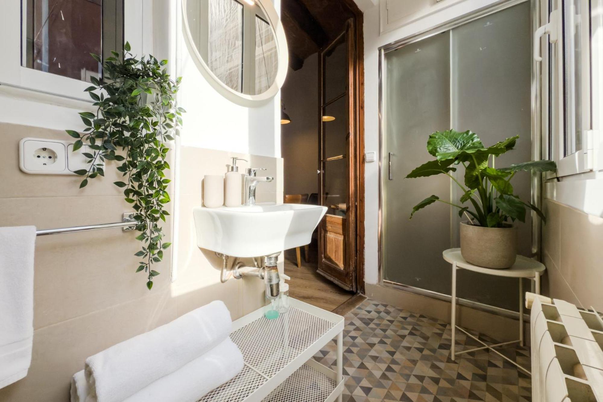 Magalhaes - Trad Flat In Poble Sec, Near Ramblas Барселона Екстер'єр фото