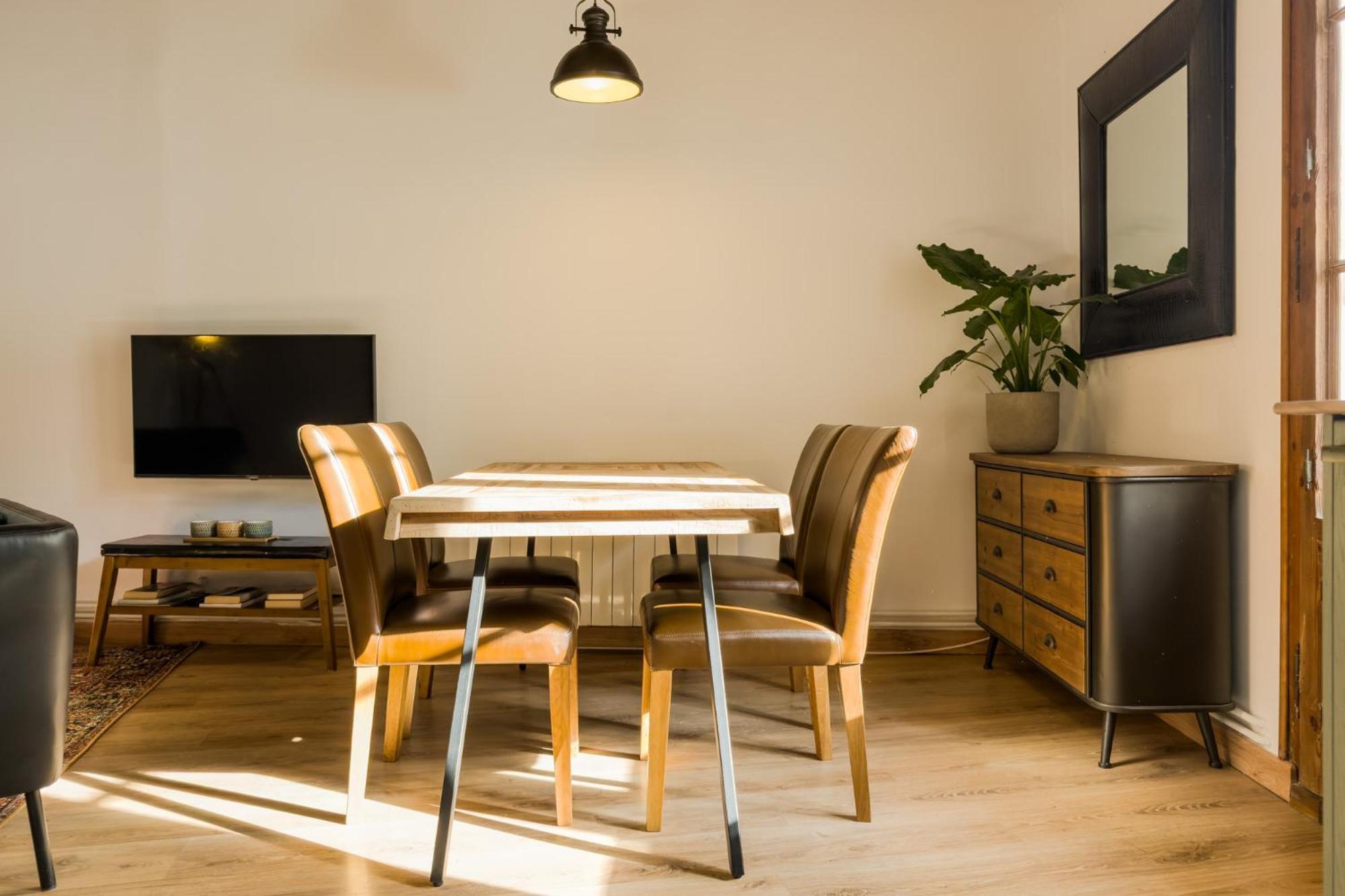 Magalhaes - Trad Flat In Poble Sec, Near Ramblas Барселона Екстер'єр фото