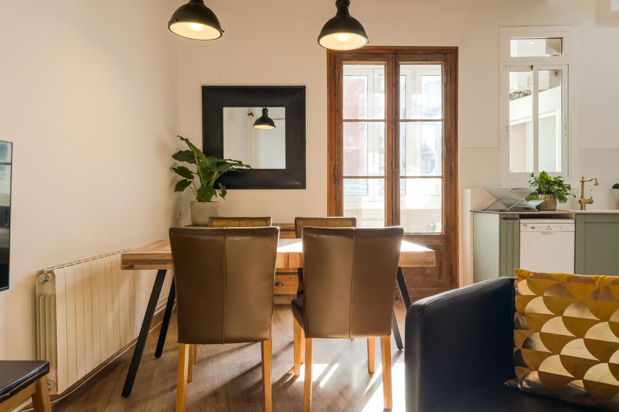 Magalhaes - Trad Flat In Poble Sec, Near Ramblas Барселона Екстер'єр фото