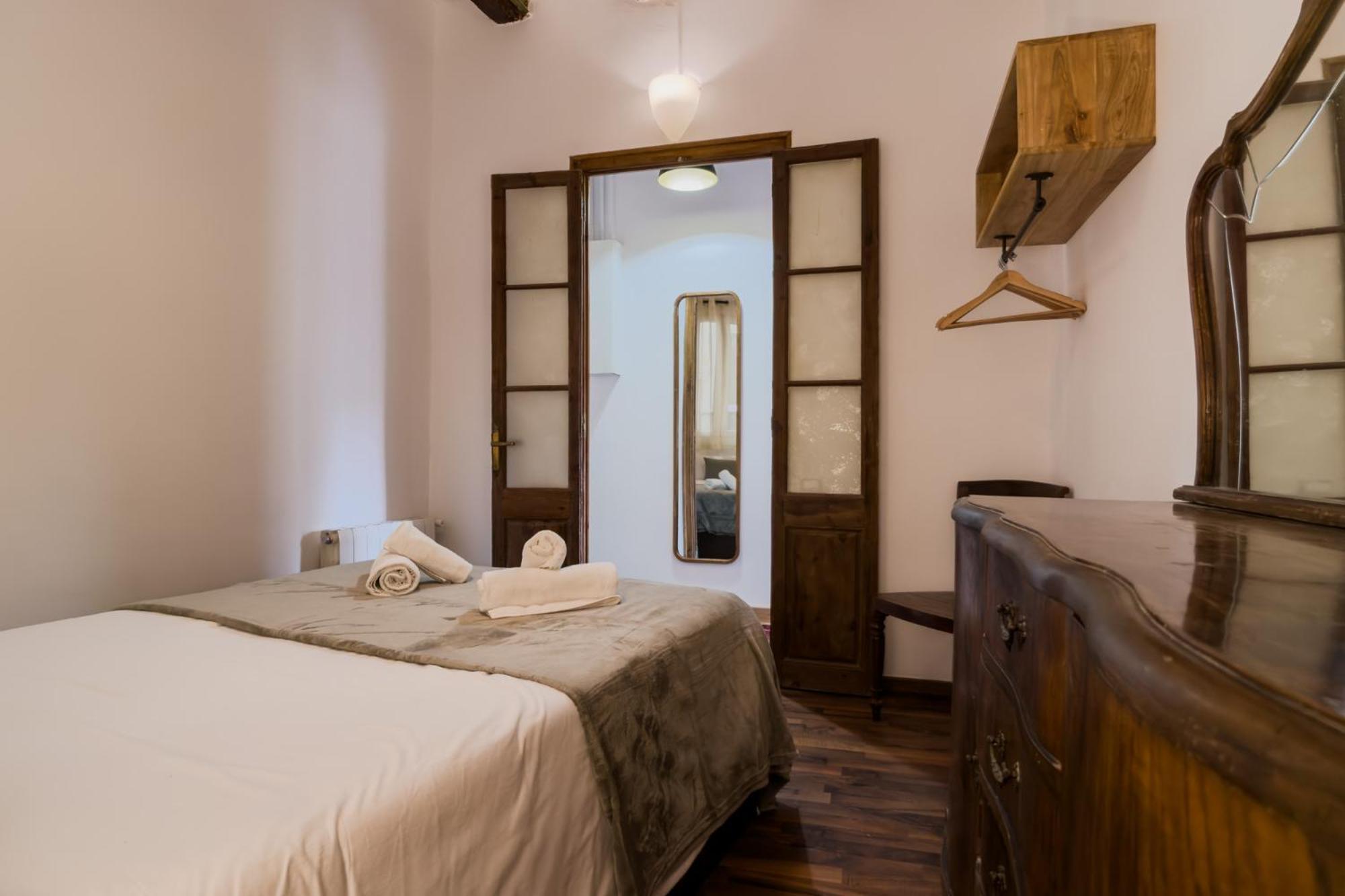 Magalhaes - Trad Flat In Poble Sec, Near Ramblas Барселона Екстер'єр фото